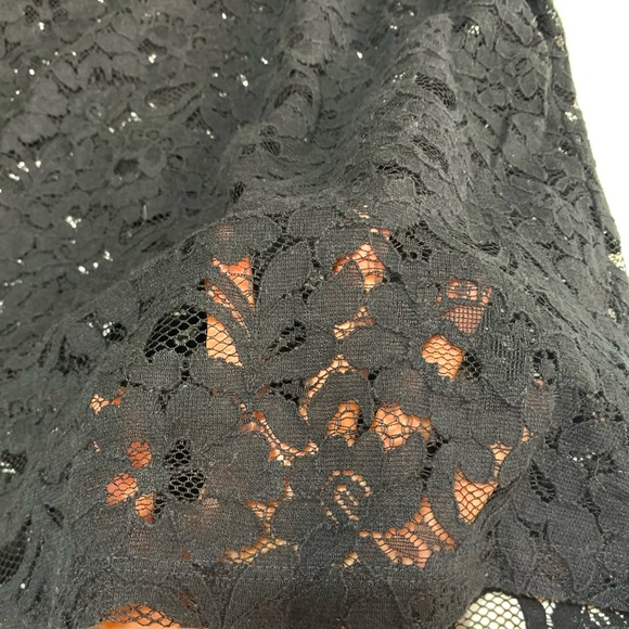 EUC Loft Black Flower Lace Scallop Short Sleeves Top Size MP - Picture 8 of 11